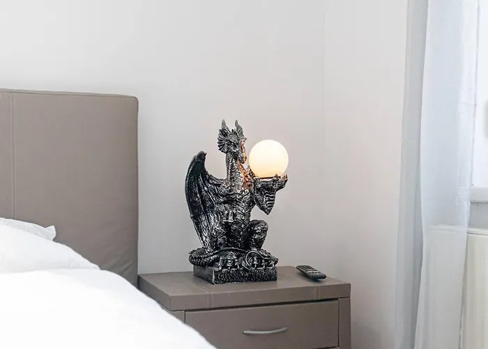 Comfortable In A Beautiful House Gd *
