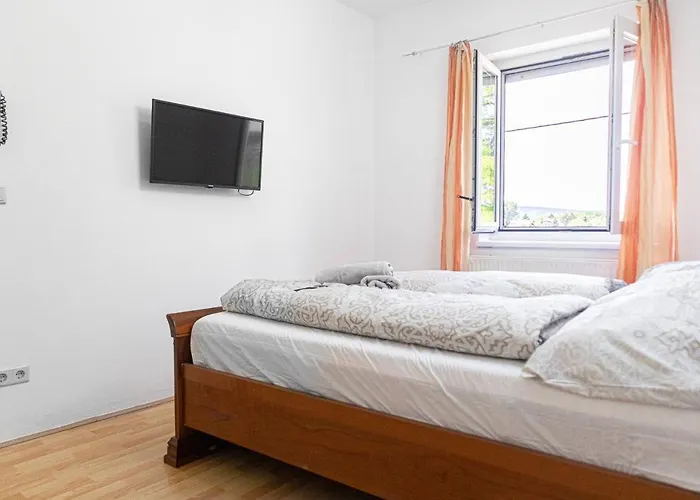 Comfortable In A Beautiful House Gd *